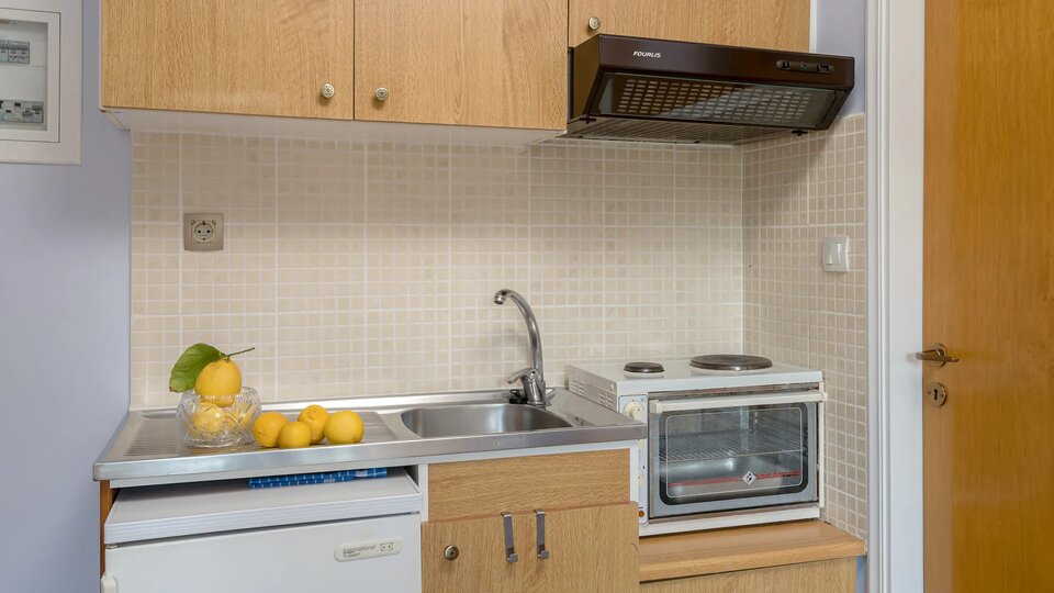 Tiara Holidays - Oasis Apartments - Family Apartment with Balcony - kitchen